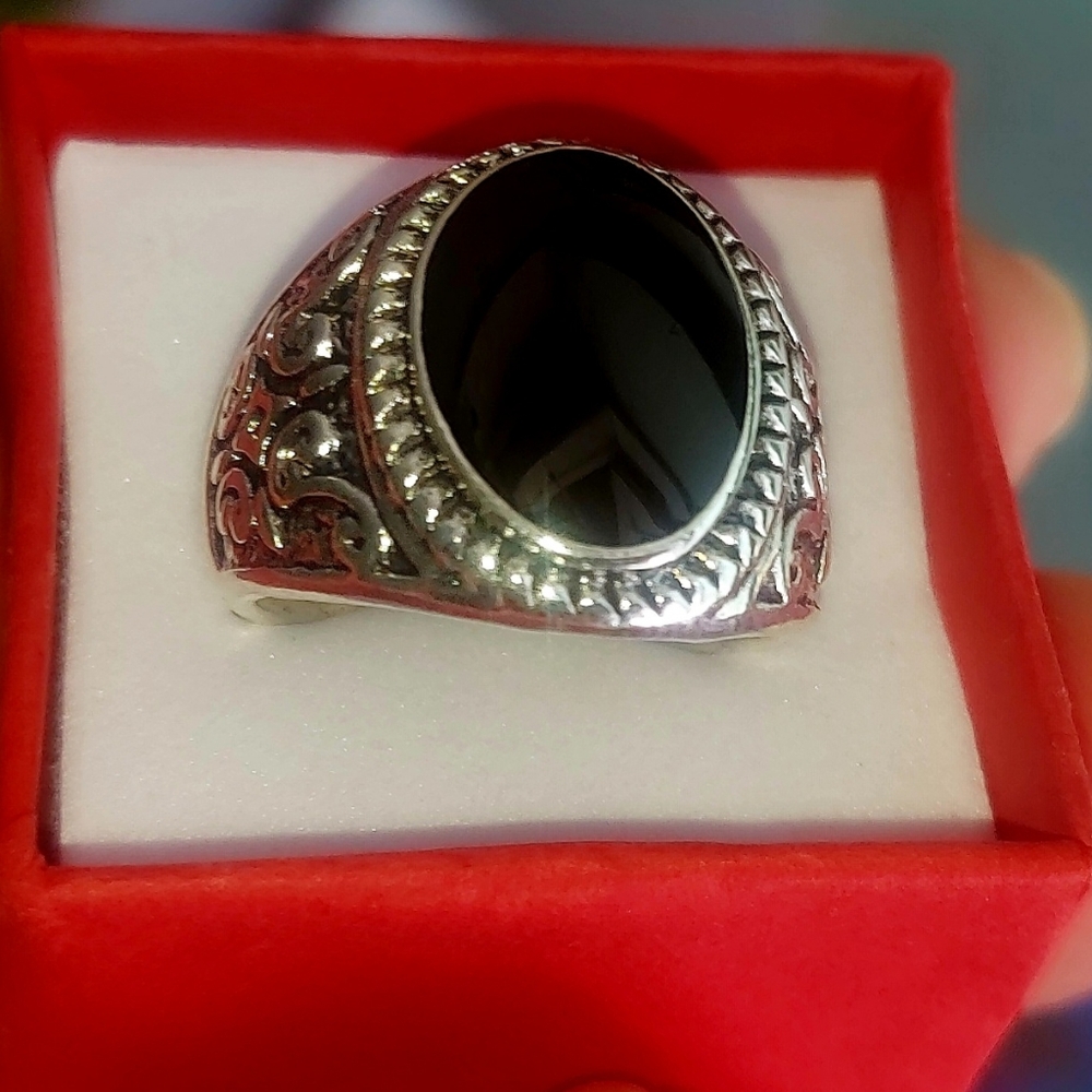 Silver Ornate Ring with Black Stone - Picture 10 of 11